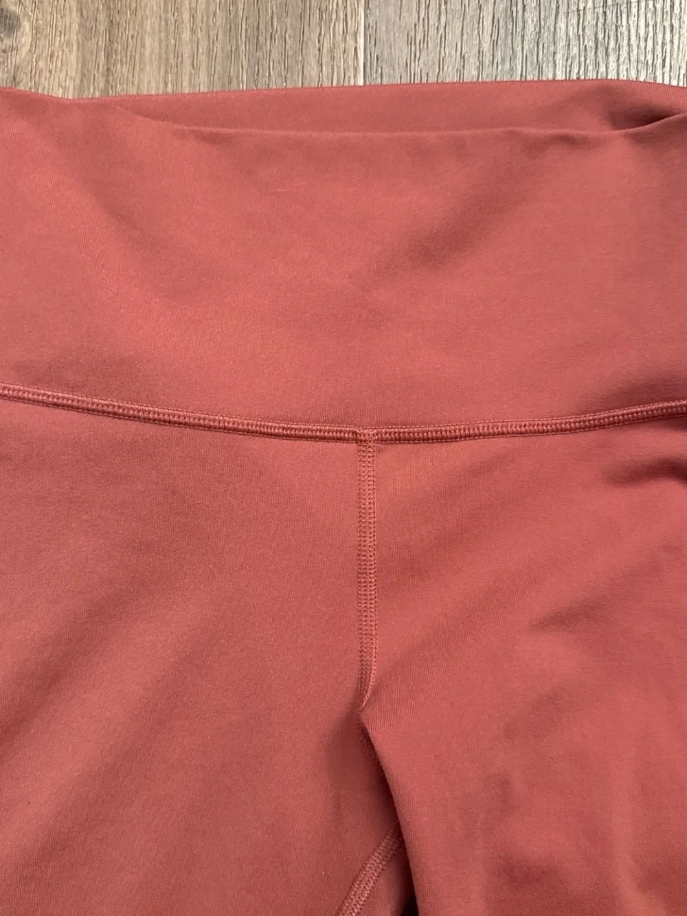 Alo dark dusty rose Pink high-waisted leggings. Size small.